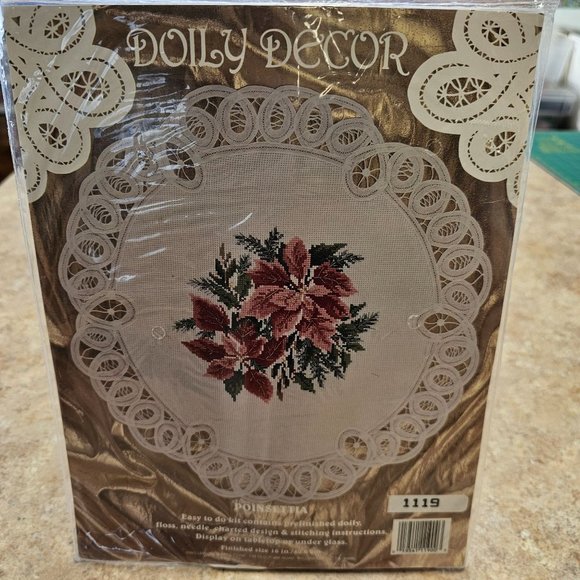 Willmaur Crafts Cross Stitch Poinsettia Doily Battenburg Lace edged #14 aida - Picture 6 of 10